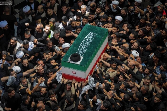 پیکر رهبر شهید